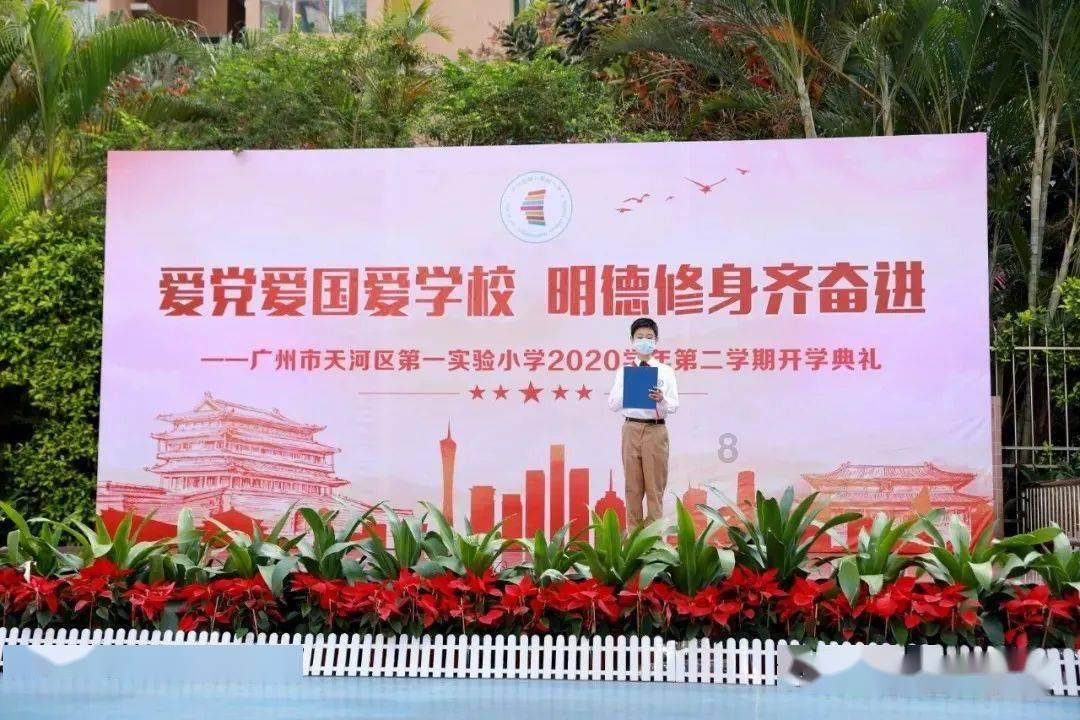 我每次回家我家里人天天问我要钱怎么办？？？？这种事情怎么办游戏画面