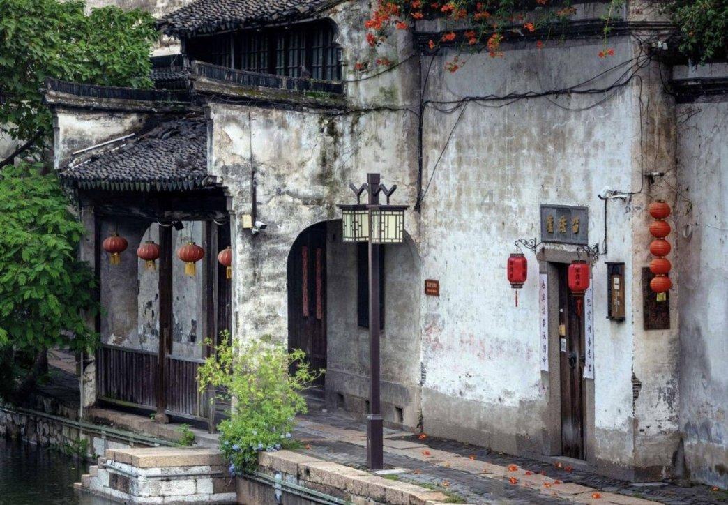 逃出足球场