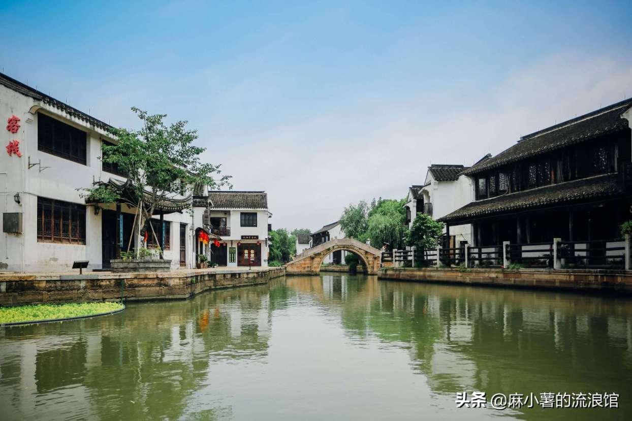 救援中心披露“水坑惊现茅台”细节:协助警方打捞赃物,七八箱不全是飞天茅台